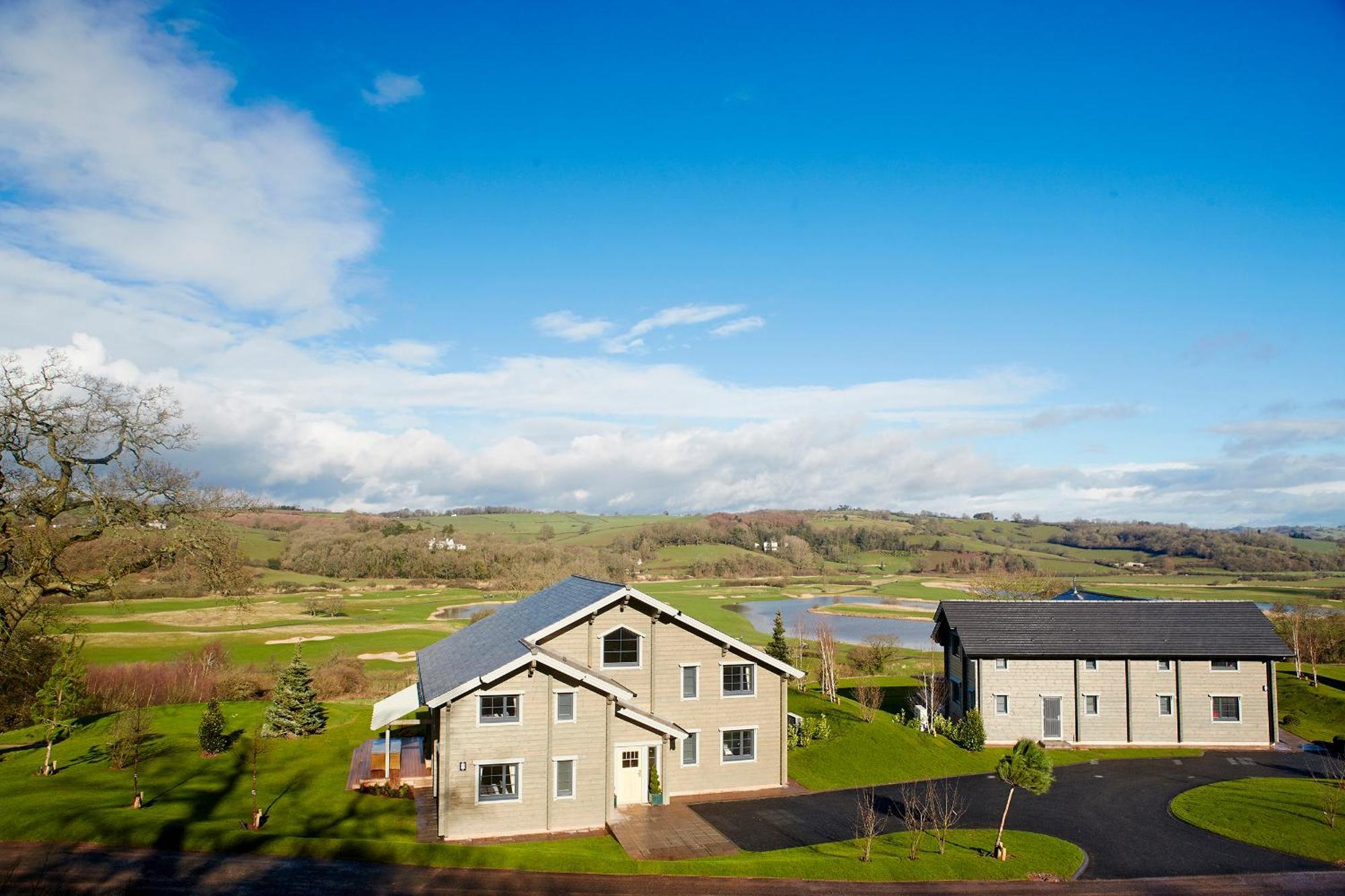Hunter Lodges By Celtic Manor Newport  Exterior foto
